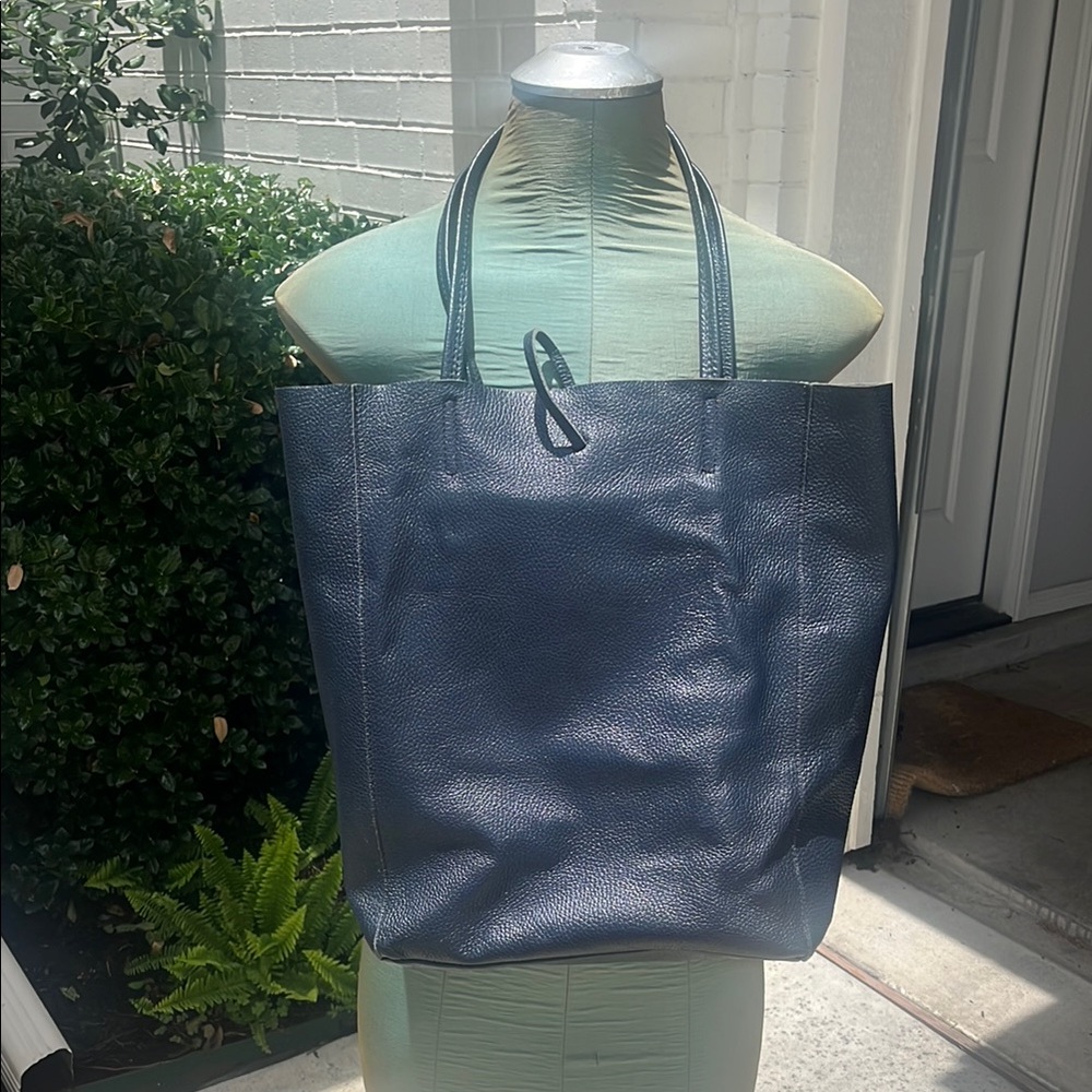 Made in Italy Stylish Navy Blue Leather Tote Bag